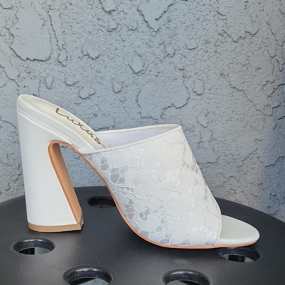 Lulu's White Lace Open-Toe Block Heel Mule